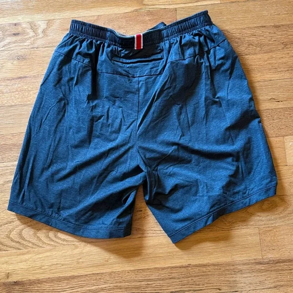 Tracksmith session shorts, men small 7” inseam - Picture 3 of 4